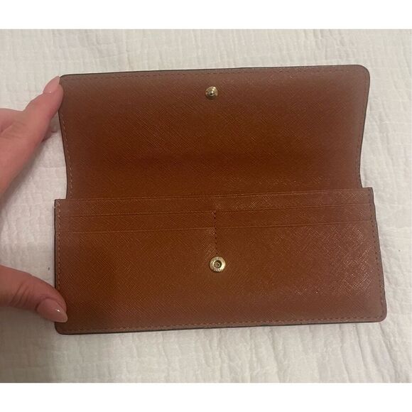 Michael Kors Tri Fold Wallet - Picture 2 of 8